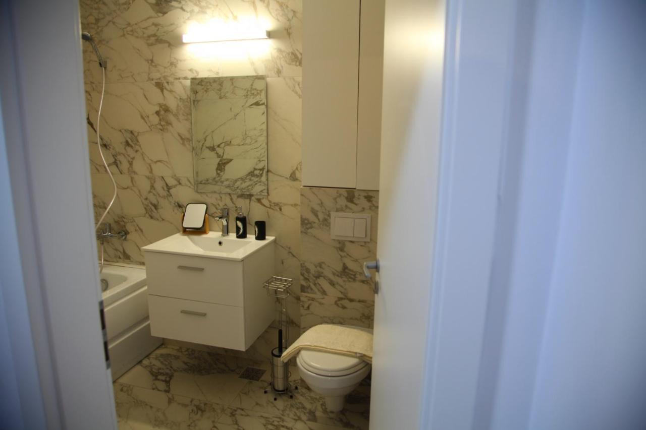 Romantic Luxury In Center Apartment
